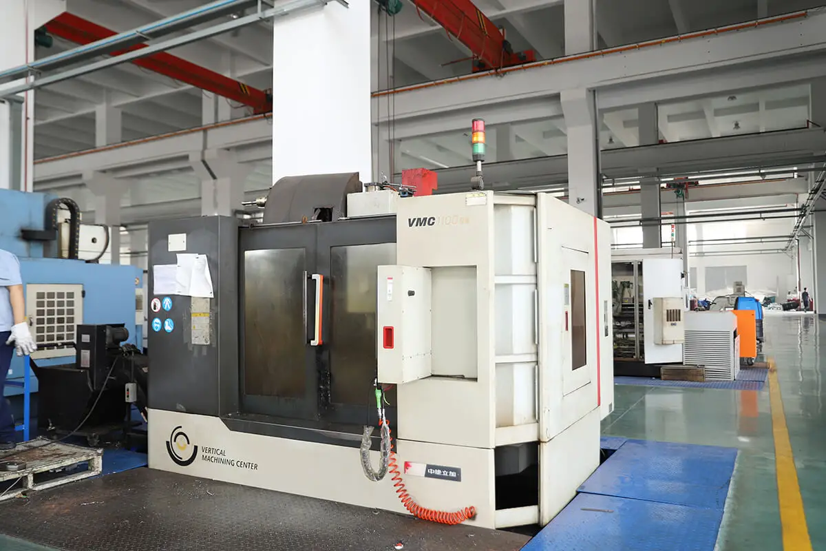 Vertical machining center